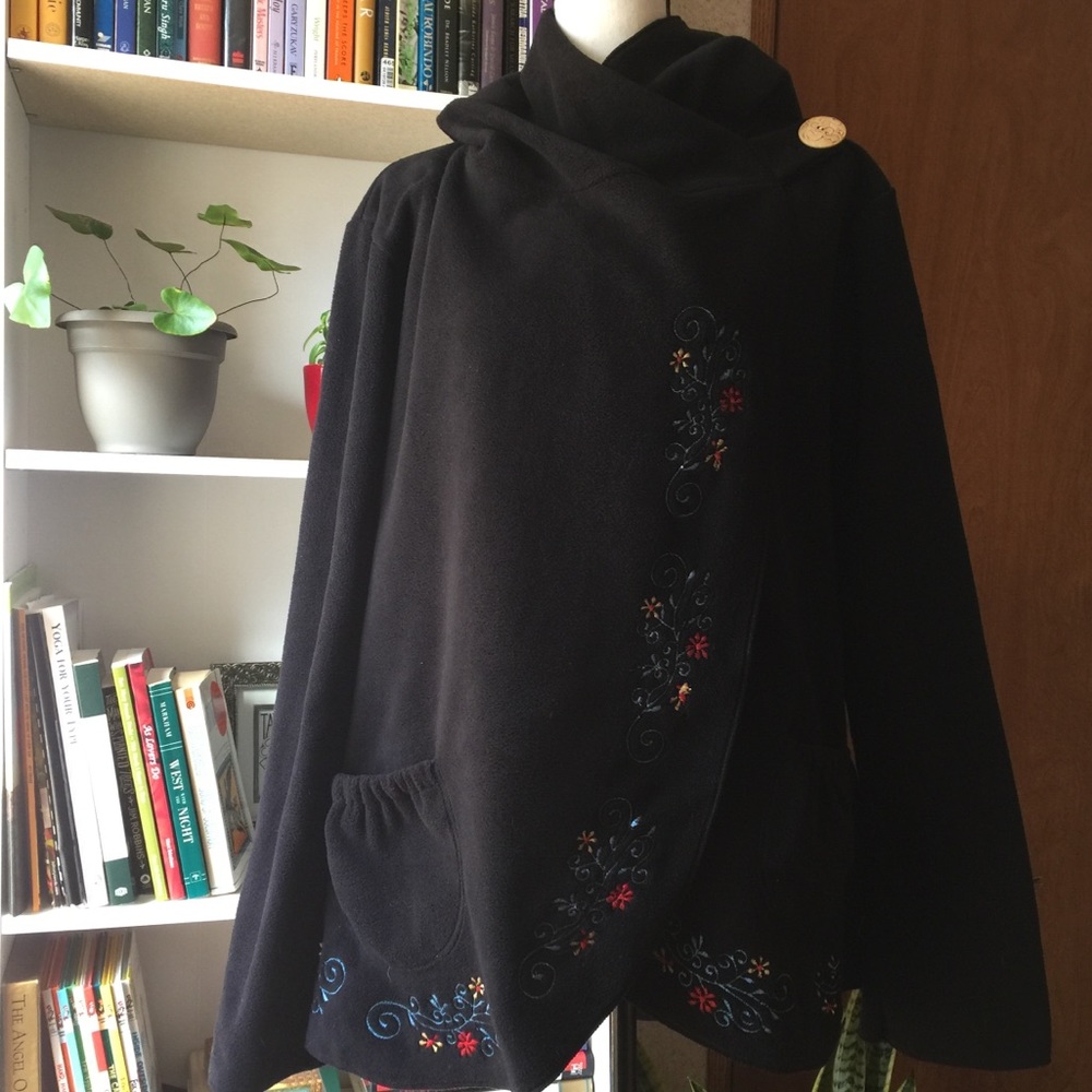 Greater Good Black Hoodie Floral Vines Trim XXL